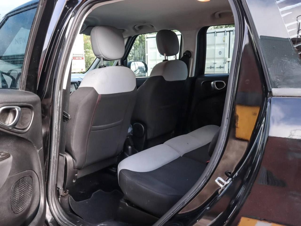 2014 Fiat 500L HB Pop - No Accidents - 6 Speed Manual Photo