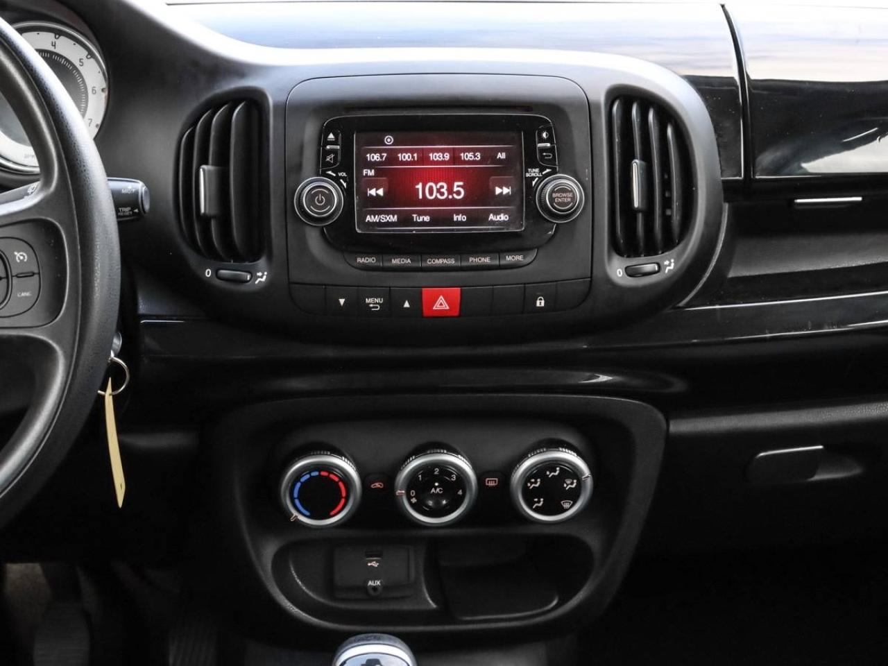 2014 Fiat 500L HB Pop - No Accidents - 6 Speed Manual Photo