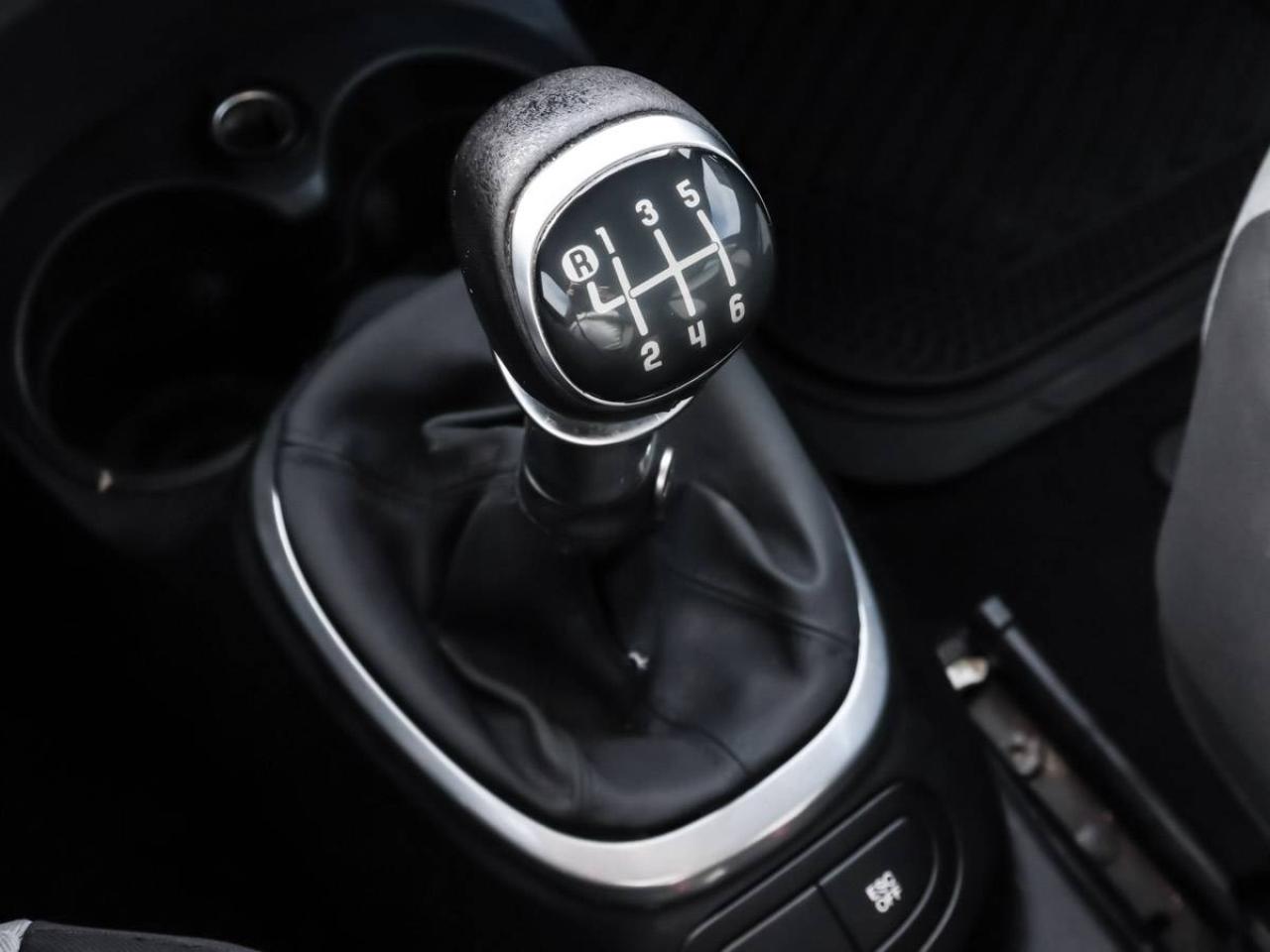 2014 Fiat 500L HB Pop - No Accidents - 6 Speed Manual Photo