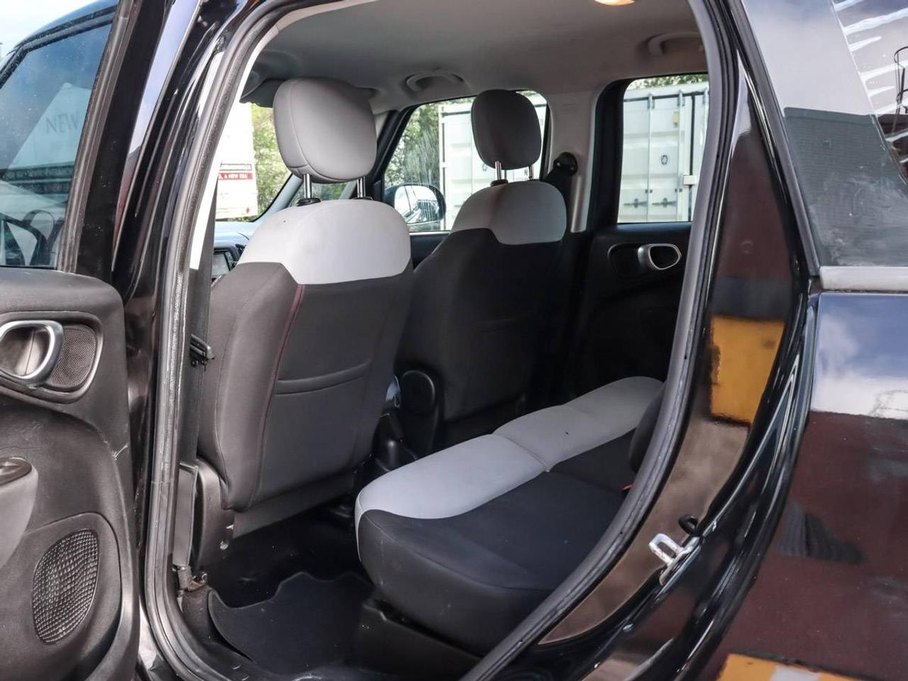 2014 Fiat 500L HB Pop - No Accidents - 6 Speed Manual Photo