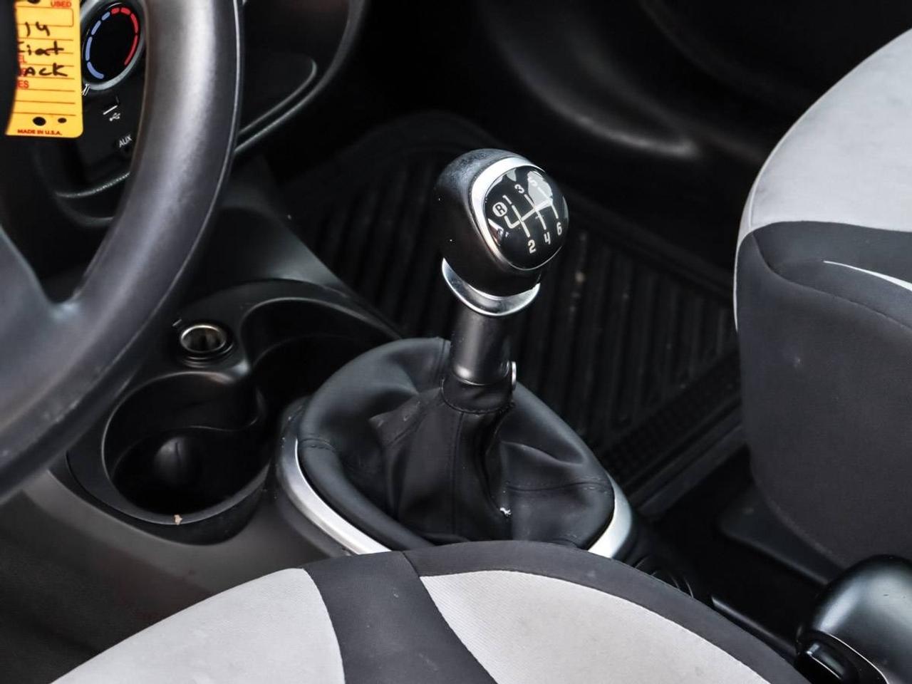 2014 Fiat 500L HB Pop - No Accidents - 6 Speed Manual Photo