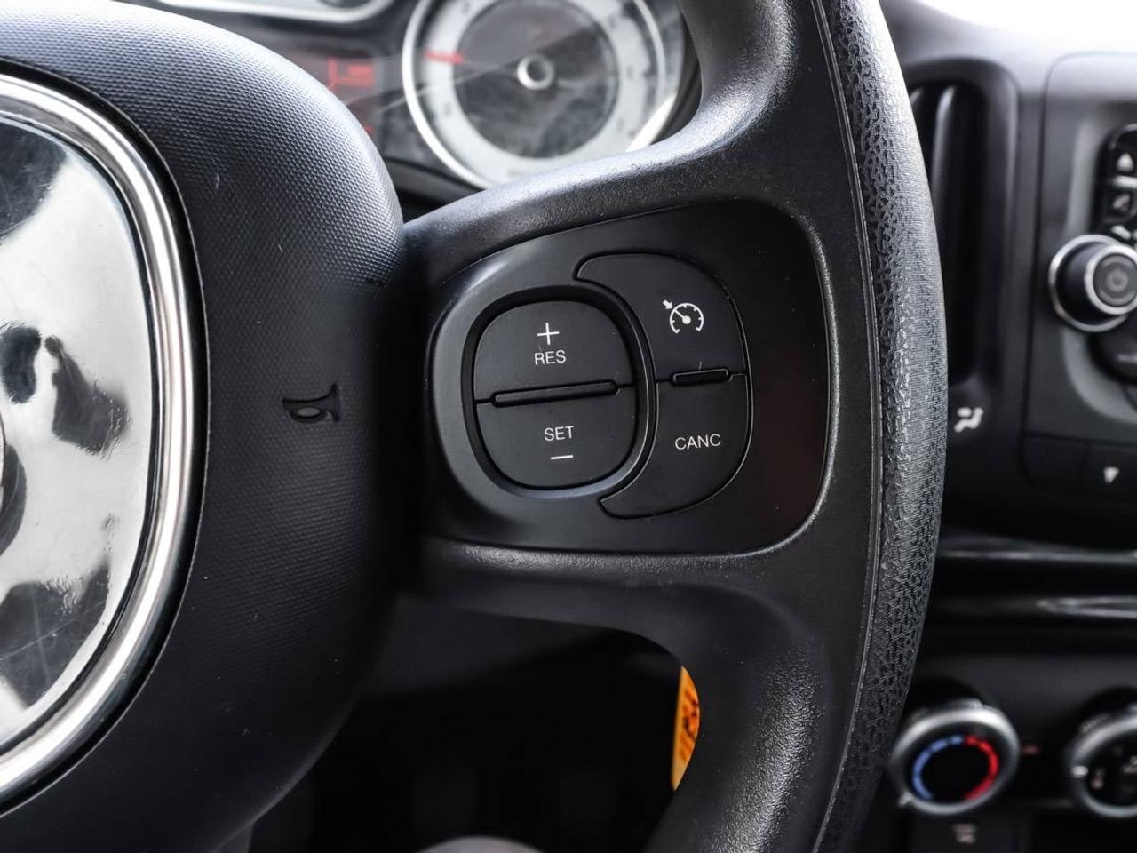 2014 Fiat 500L HB Pop - No Accidents - 6 Speed Manual Photo