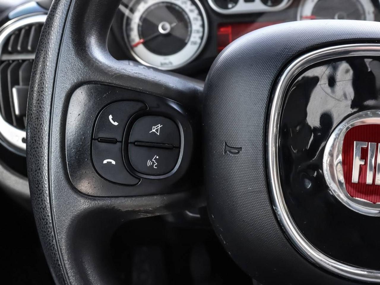 2014 Fiat 500L HB Pop - No Accidents - 6 Speed Manual Photo