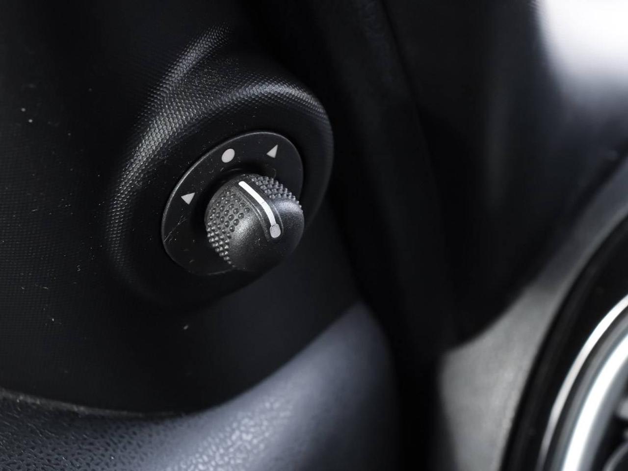 2014 Fiat 500L HB Pop - No Accidents - 6 Speed Manual Photo