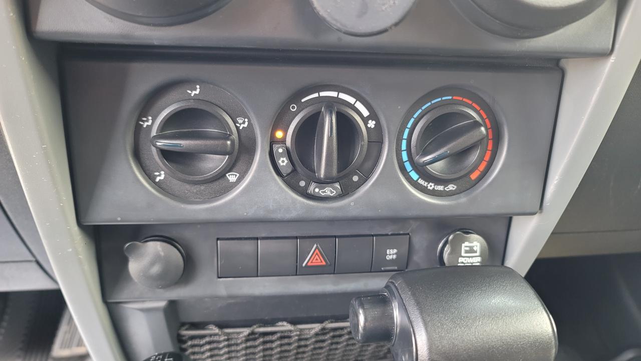 2009 Jeep Wrangler X   AUTO   A/C   NAVIGATION Photo