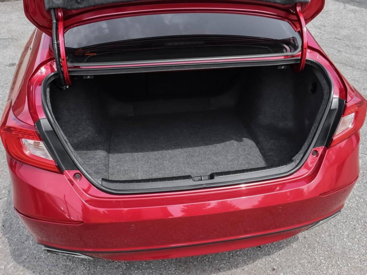 2018 Honda Accord Touring -Dealer Serviced-NAVI-Rear Heated Seats-Re Photo