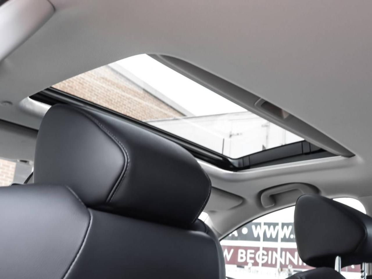 2018 Honda Accord Touring -Dealer Serviced-NAVI-Rear Heated Seats-Re Photo