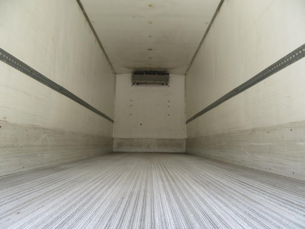 2019 Freightliner M2-106 TANDEM AXLE 26FT REEFER BOX CARRIER SUPRA SYSTEM Photo