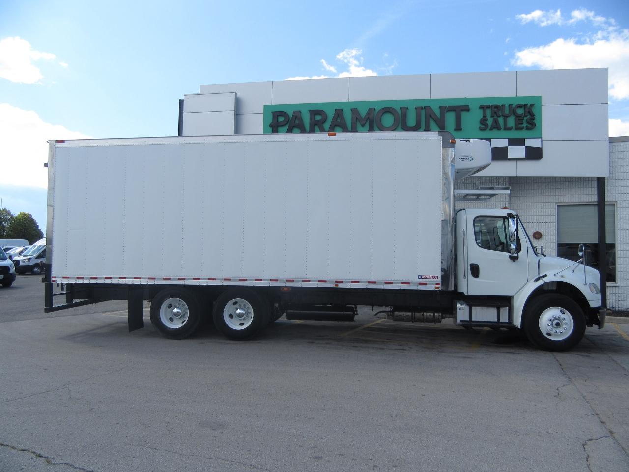 2019 Freightliner M2-106 TANDEM AXLE 26FT REEFER BOX CARRIER SUPRA SYSTEM Photo