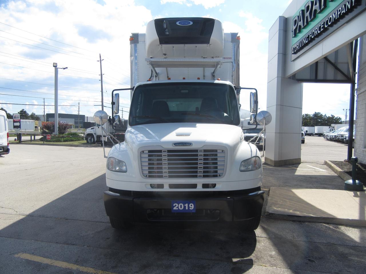 2019 Freightliner M2-106 TANDEM AXLE 26FT REEFER BOX CARRIER SUPRA SYSTEM Photo