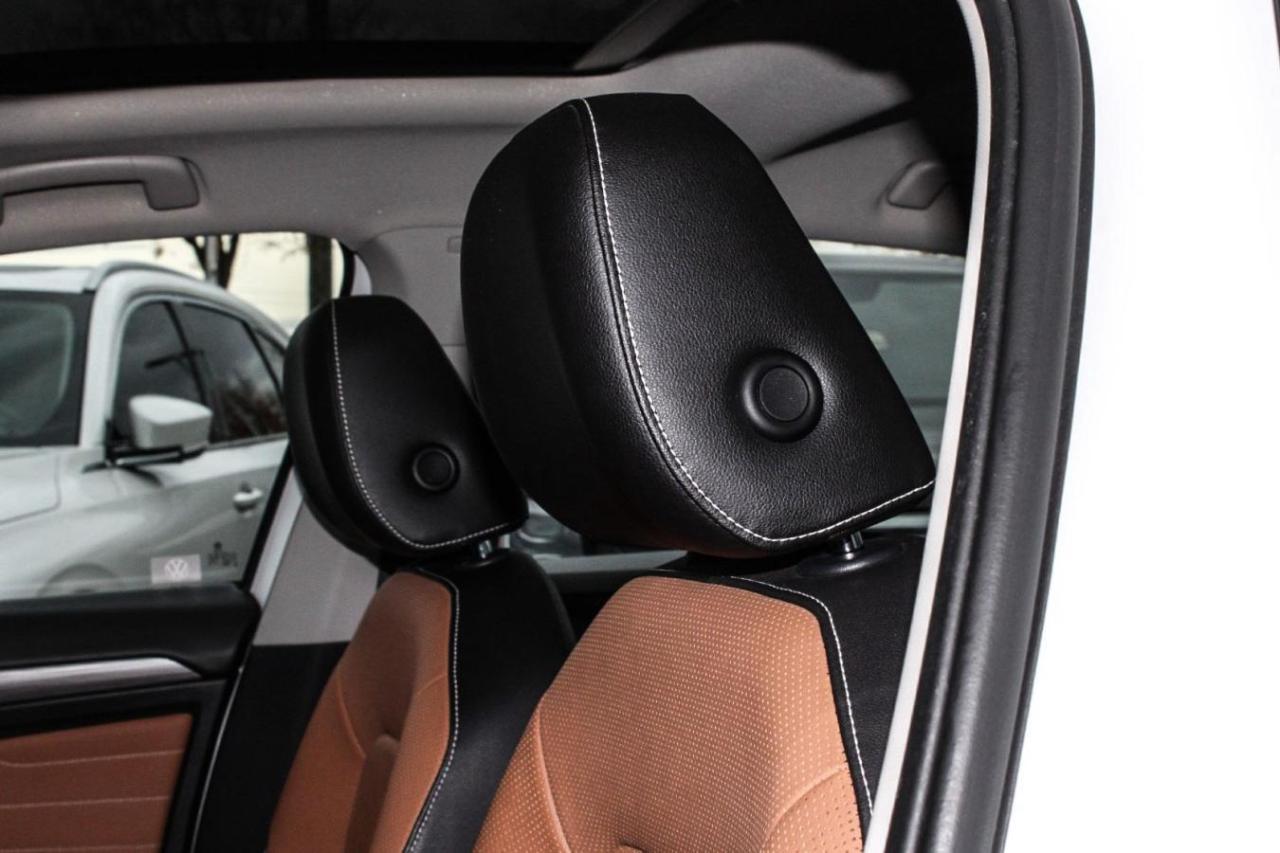 2022 Volkswagen Jetta Highline Auto  BkpCam HtdSeats Photo