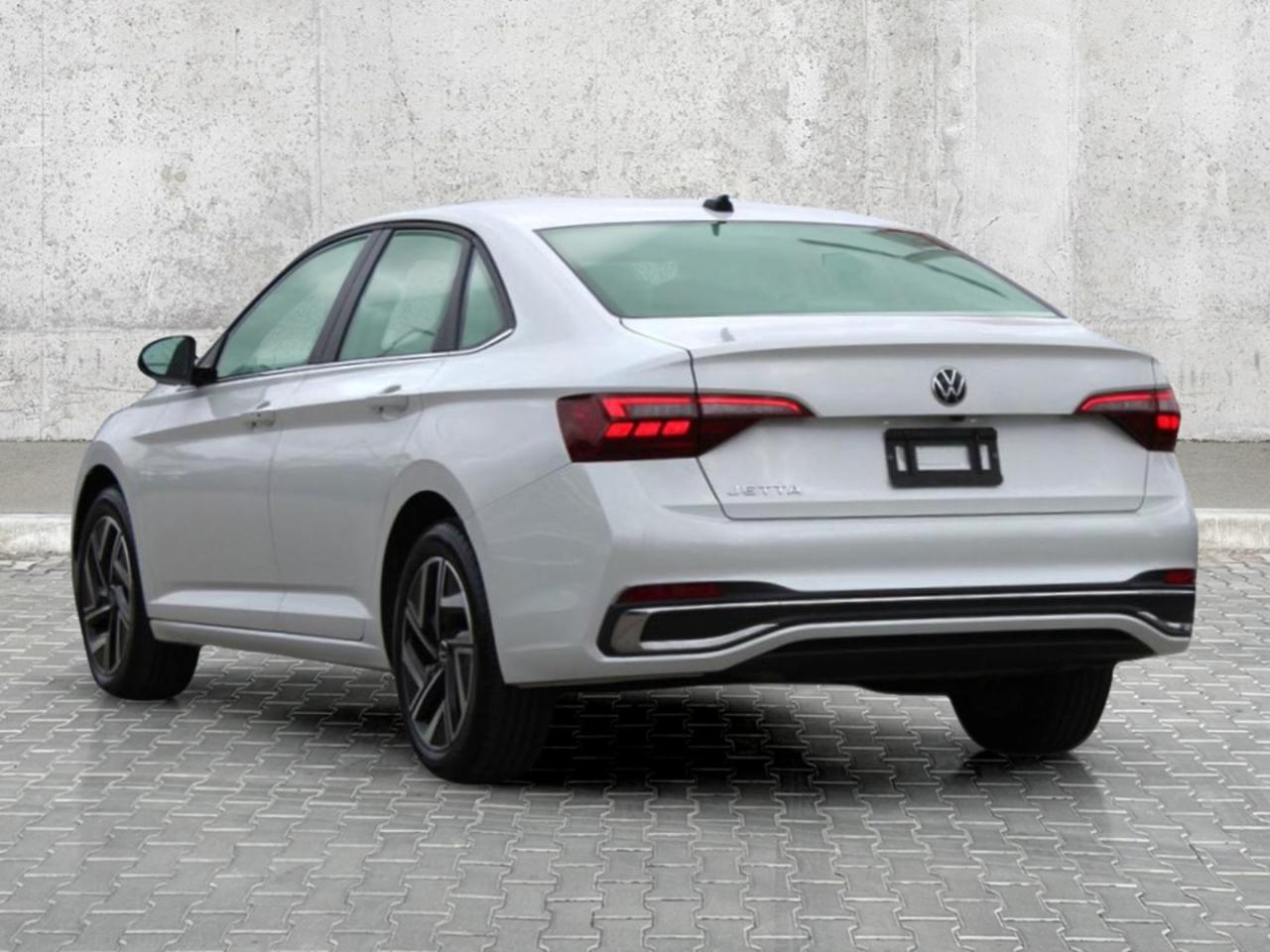 2022 Volkswagen Jetta Highline Auto  BkpCam HtdSeats Photo3