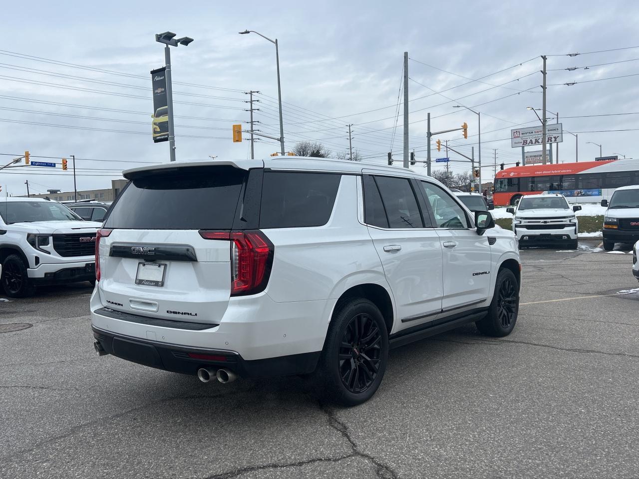 2024 GMC Yukon 4WD 4dr Denali Ultimate Photo