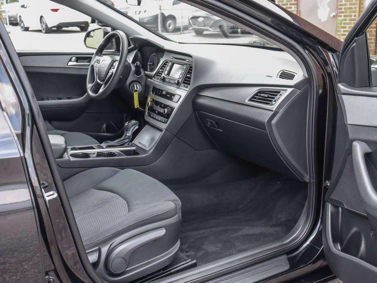2016 Hyundai Sonata 2.4L GL Photo