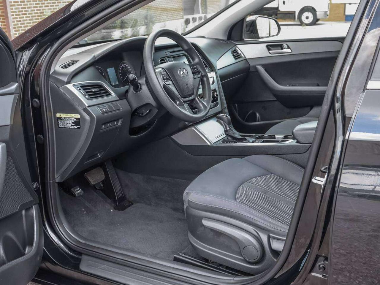 2016 Hyundai Sonata 2.4L GL Photo