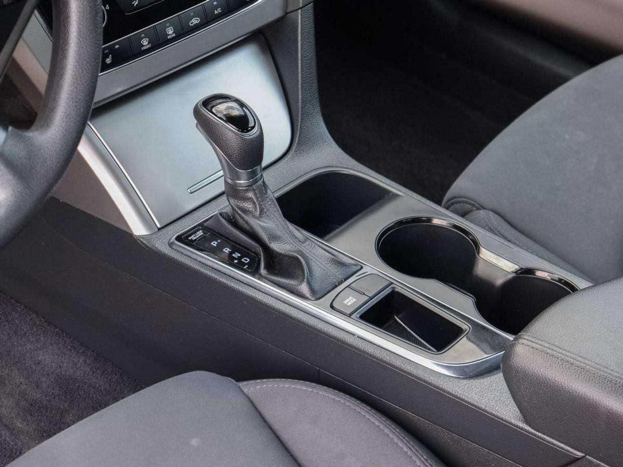 2016 Hyundai Sonata 2.4L GL Photo