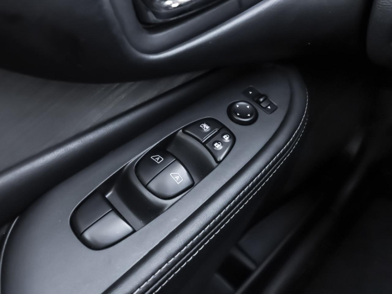 2017 Nissan Murano AWD SV - Pano Roof - NAVI - Rear Cam - Well SERVIC Photo