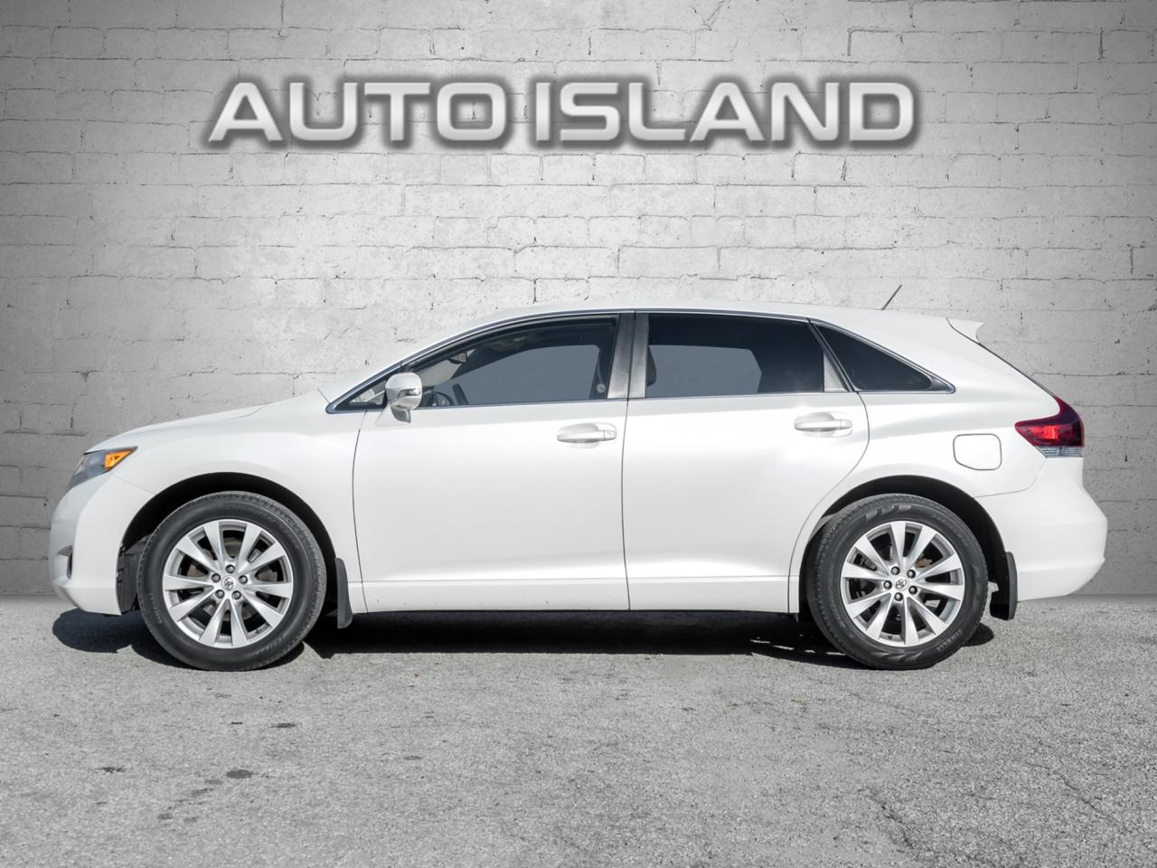 2014 Toyota Venza XLE -Leather-Dual Sunroof-Rear Cam-NO Accidents Photo4