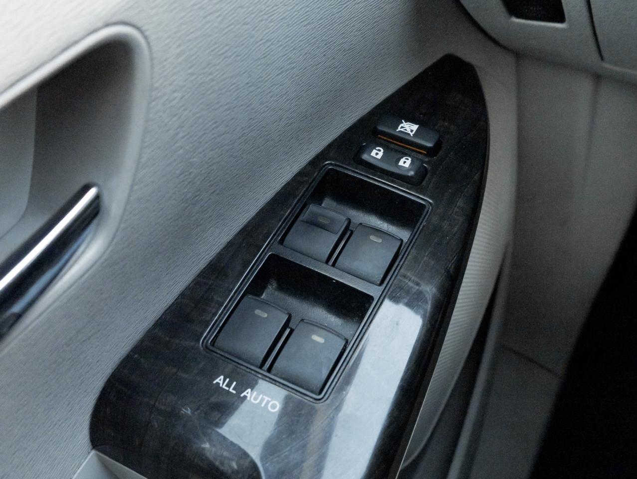 2014 Toyota Venza XLE -Leather-Dual Sunroof-Rear Cam-NO Accidents Photo