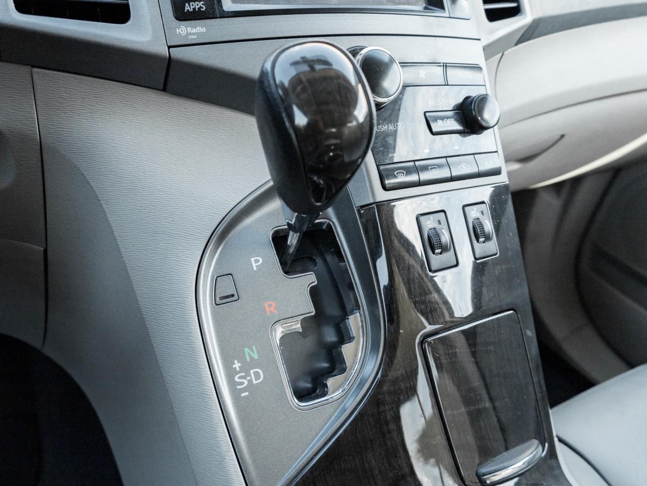 2014 Toyota Venza XLE -Leather-Dual Sunroof-Rear Cam-NO Accidents Photo