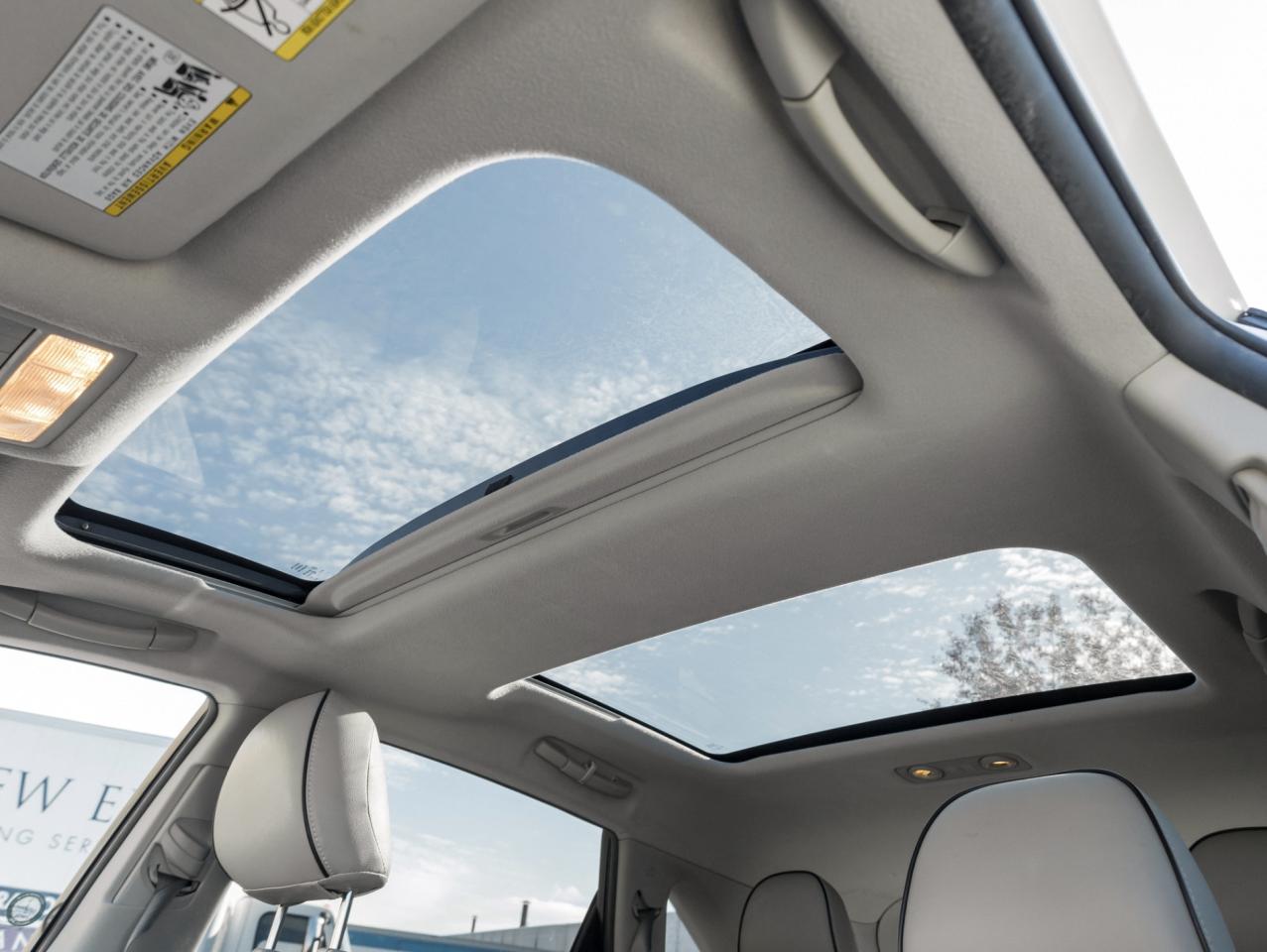 2014 Toyota Venza XLE -Leather-Dual Sunroof-Rear Cam-NO Accidents Photo