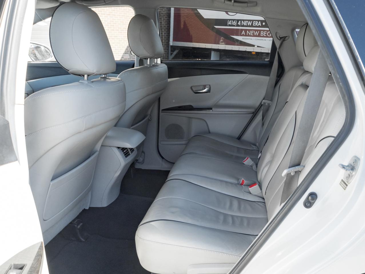 2014 Toyota Venza XLE -Leather-Dual Sunroof-Rear Cam-NO Accidents Photo