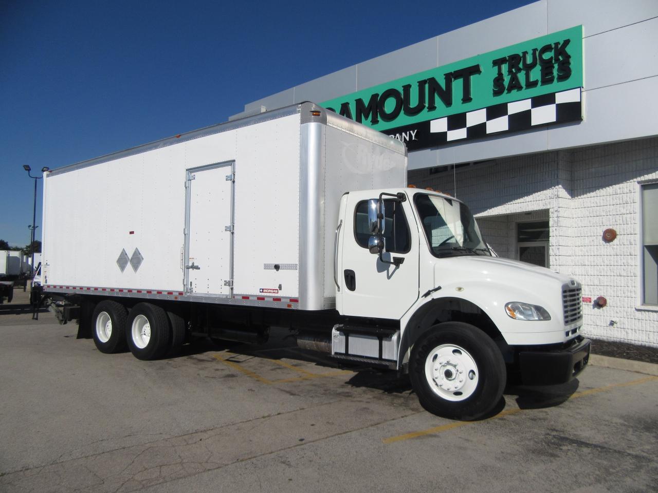 2018 Freightliner M2-106 26FT ALUMINUM BOX POWER LIFT GATE & RAMP Photo0