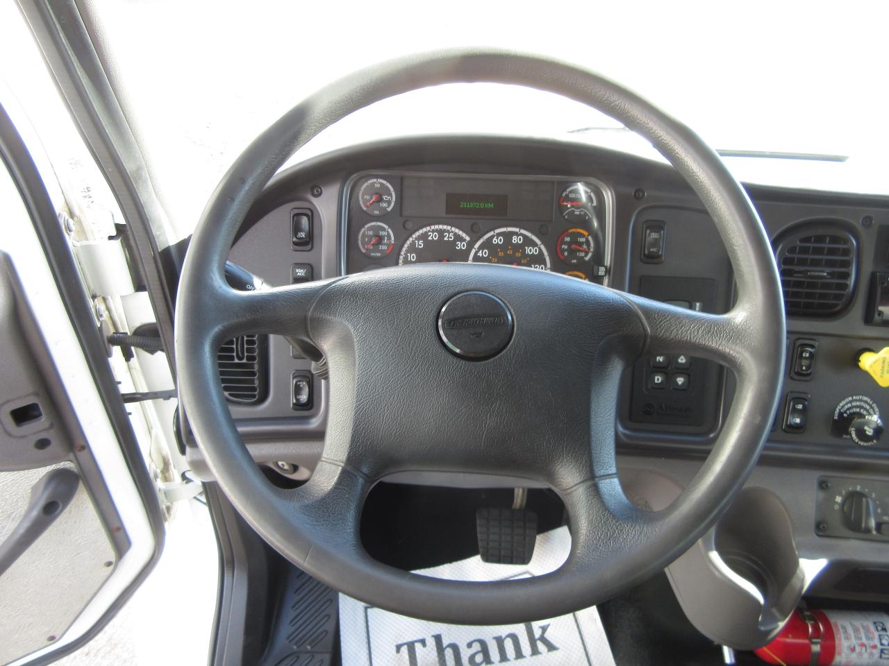 2018 Freightliner M2-106 26FT ALUMINUM BOX POWER LIFT GATE & RAMP Photo