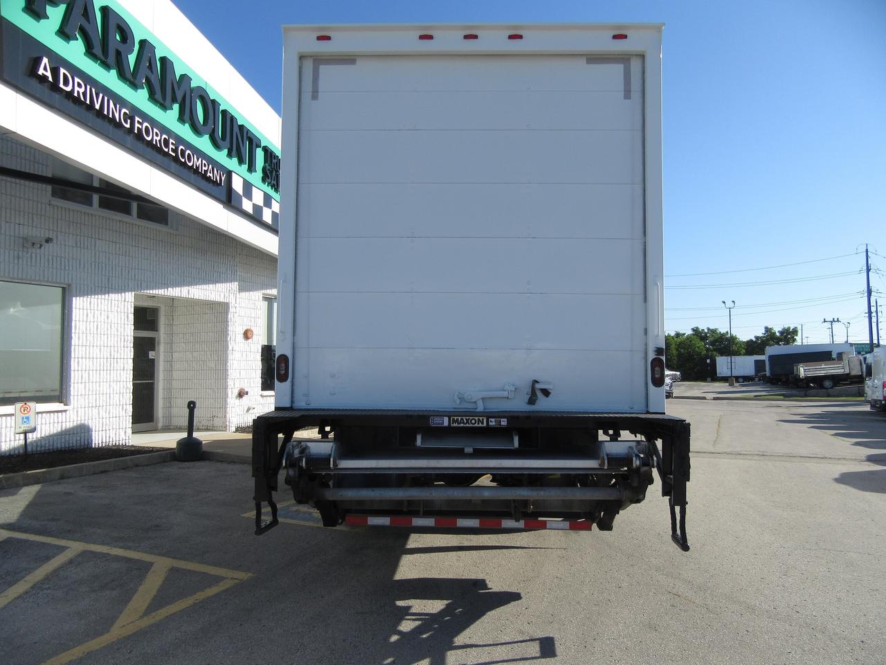 2018 Freightliner M2-106 26FT ALUM BOX TANDEM AXLE POWER LIFT GATE & RAMP Photo