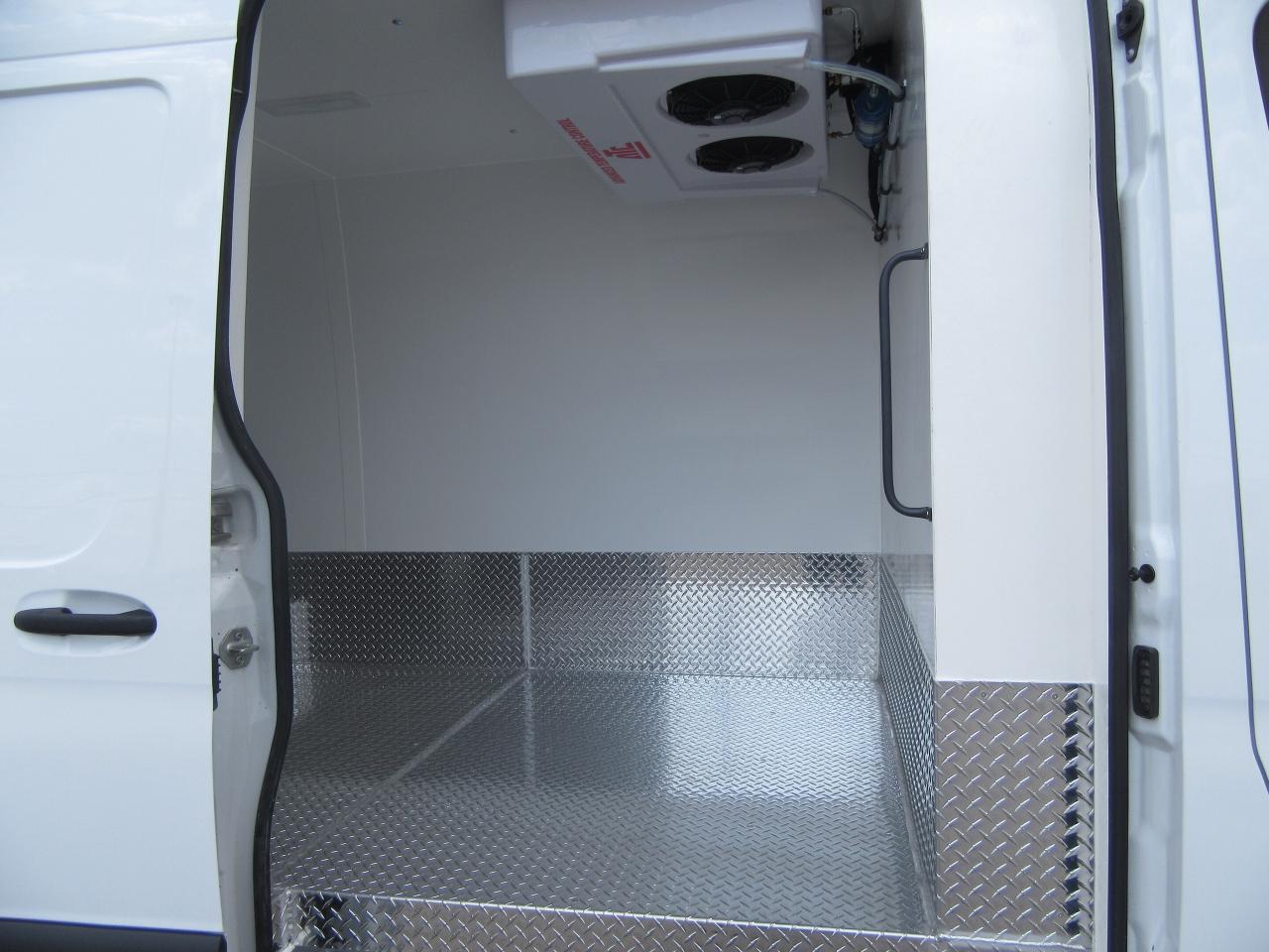 2023 Mercedes-Benz Sprinter 2500 GAS HIGH ROOF 170” WB CARGO VAN NEW REEFER SYSTEM Photo2