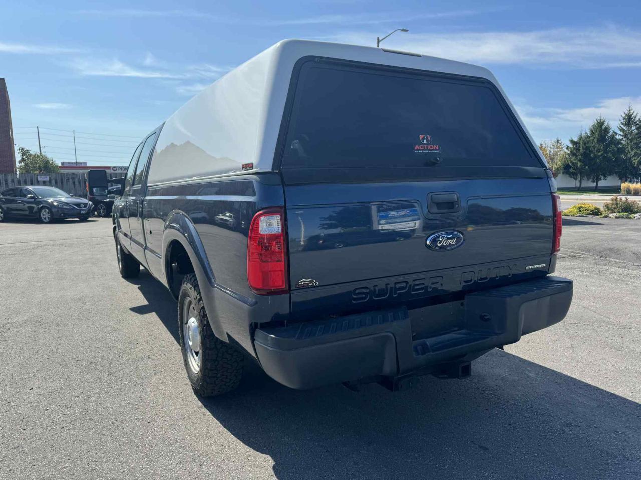 2016 Ford F-250 2WD Crew Cab XL LONG BOX Photo2