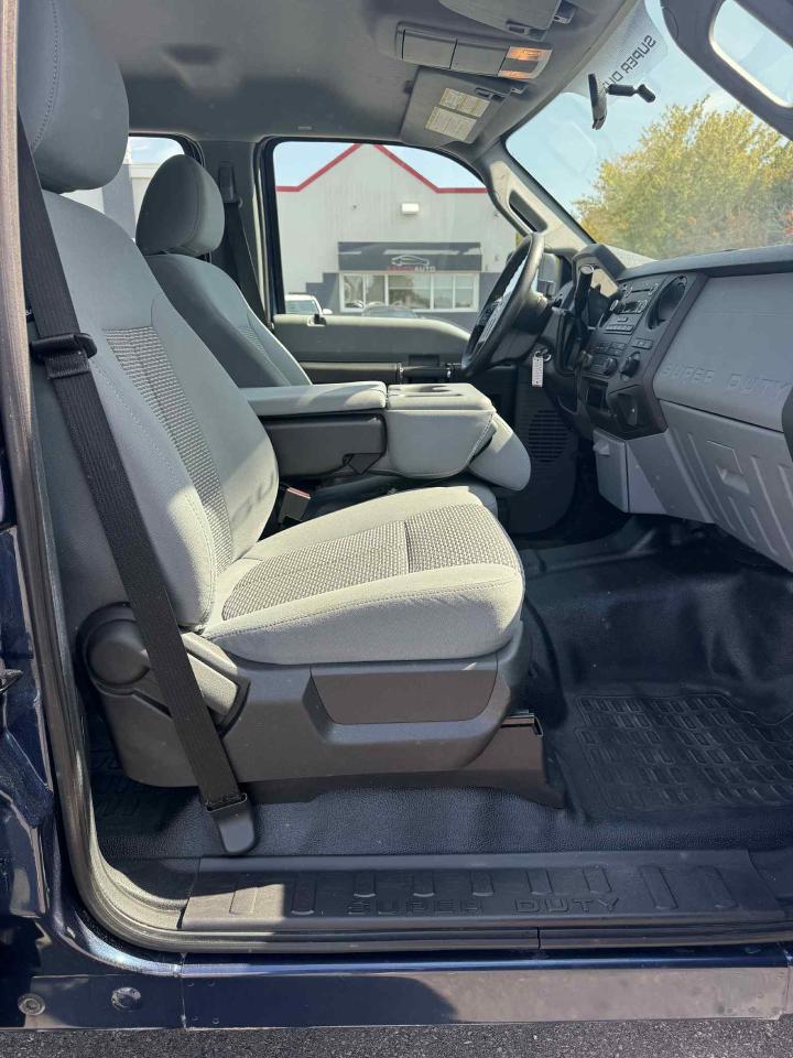 2016 Ford F-250 2WD Crew Cab XL LONG BOX Photo