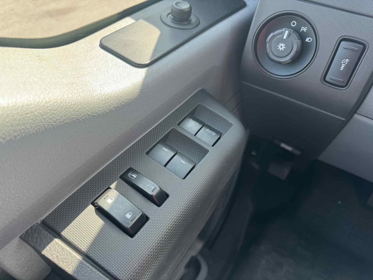 2016 Ford F-250 2WD Crew Cab XL LONG BOX Photo