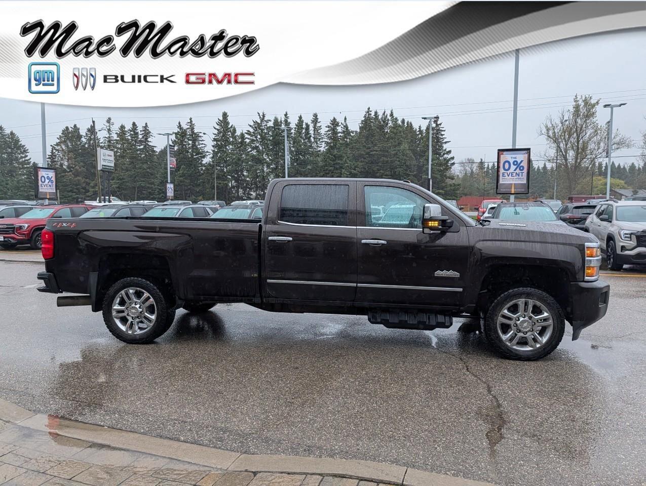 2018 Chevrolet SILVERADO 2500HD High CountryHIGH COUNTRY, CREW, 4X4, DURAMAX, LOAD Photo