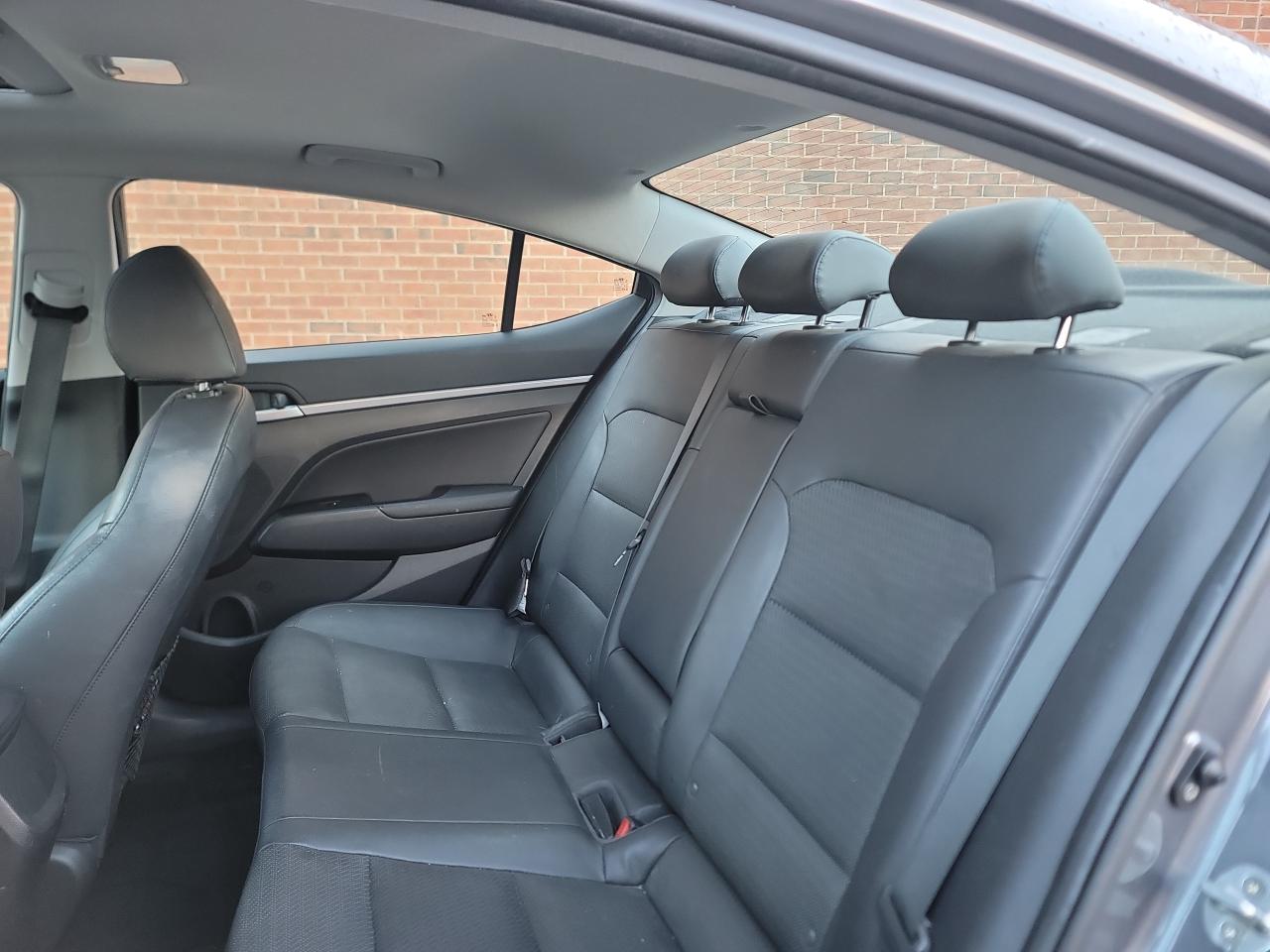 2020 Hyundai Elantra Luxury IVT Photo