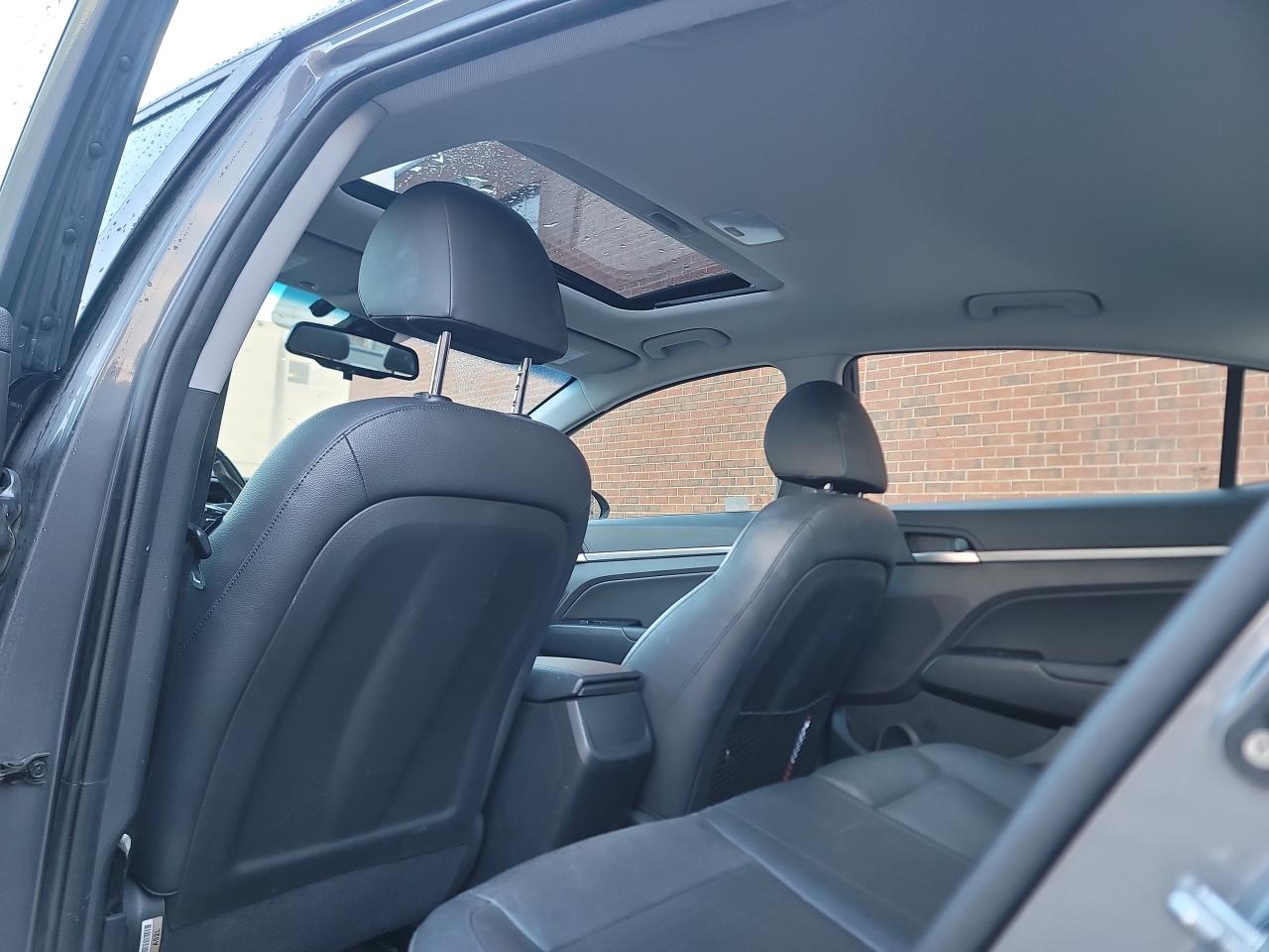 2020 Hyundai Elantra Luxury IVT Photo