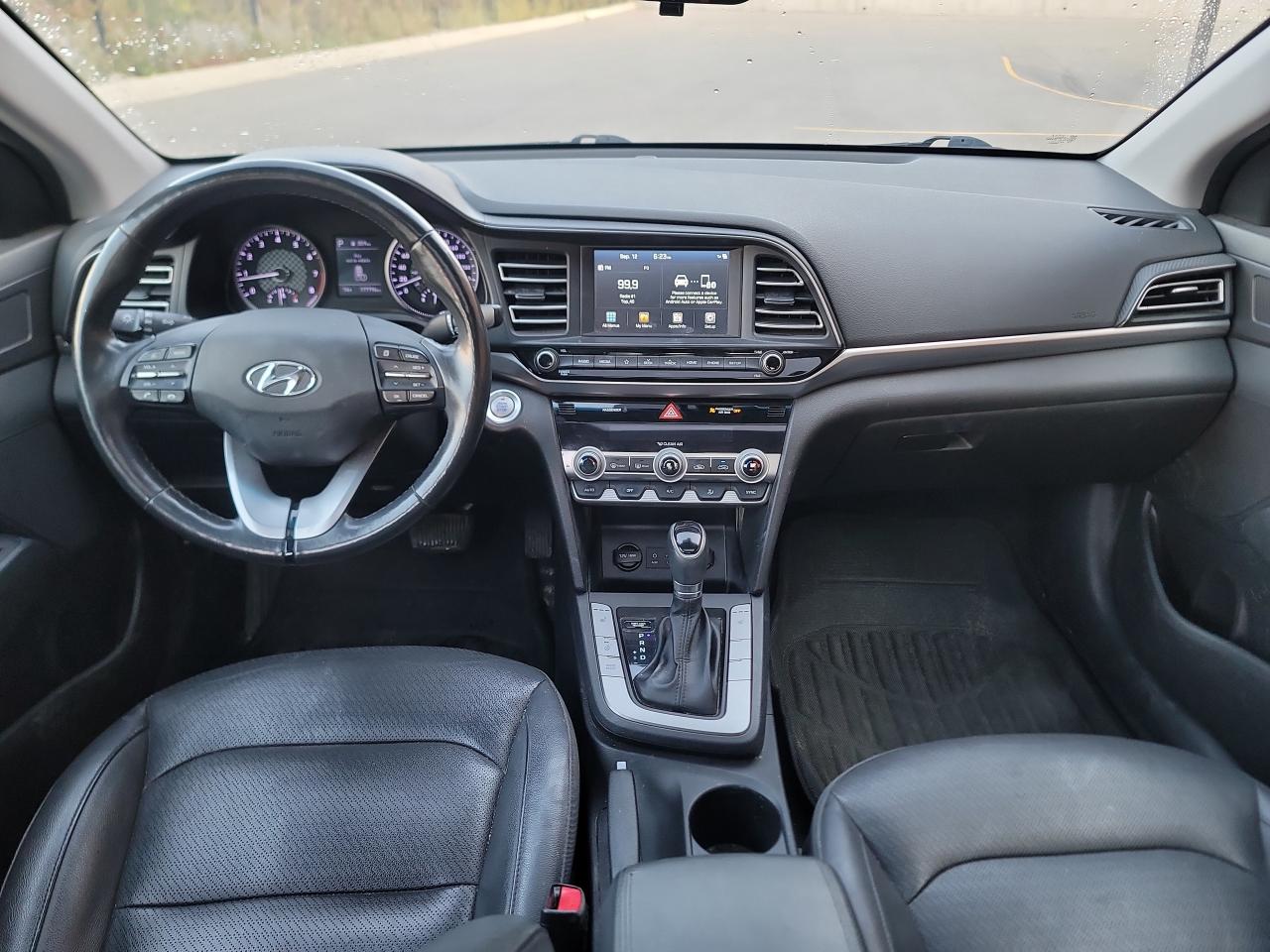 2020 Hyundai Elantra Luxury IVT Photo