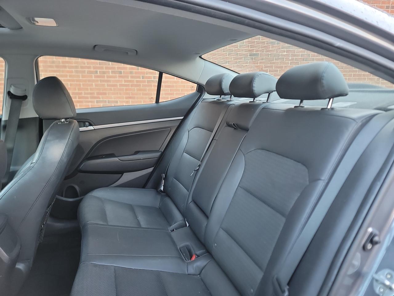 2020 Hyundai Elantra Luxury IVT Photo