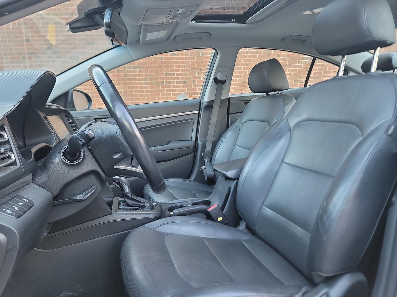 2020 Hyundai Elantra Luxury IVT Photo