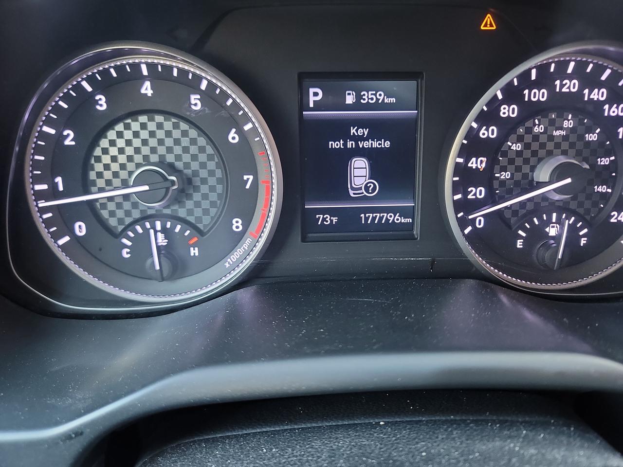 2020 Hyundai Elantra Luxury IVT Photo