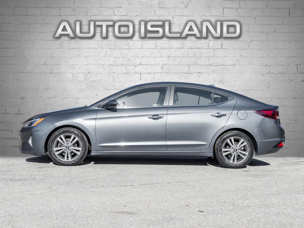 2020 Hyundai Elantra Luxury IVT Photo
