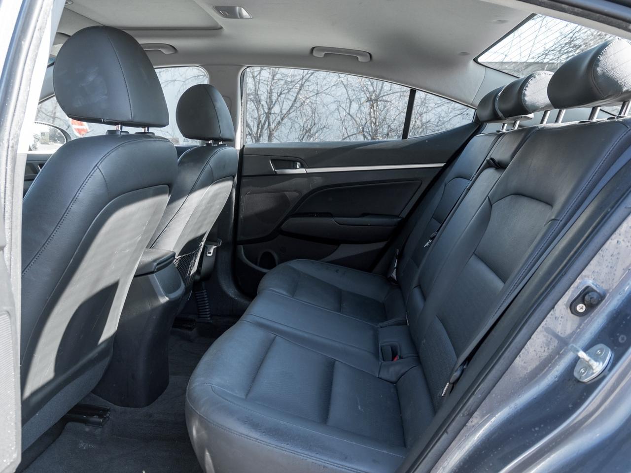 2020 Hyundai Elantra Luxury IVT Photo