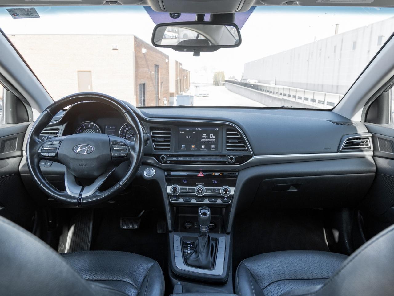 2020 Hyundai Elantra Luxury IVT Photo