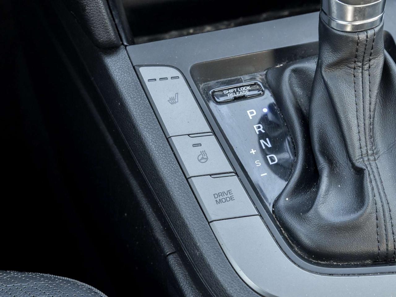 2020 Hyundai Elantra Luxury -Leather-Sunroof-BlindSM-CarPlay-Htd Steer/Seats- Photo