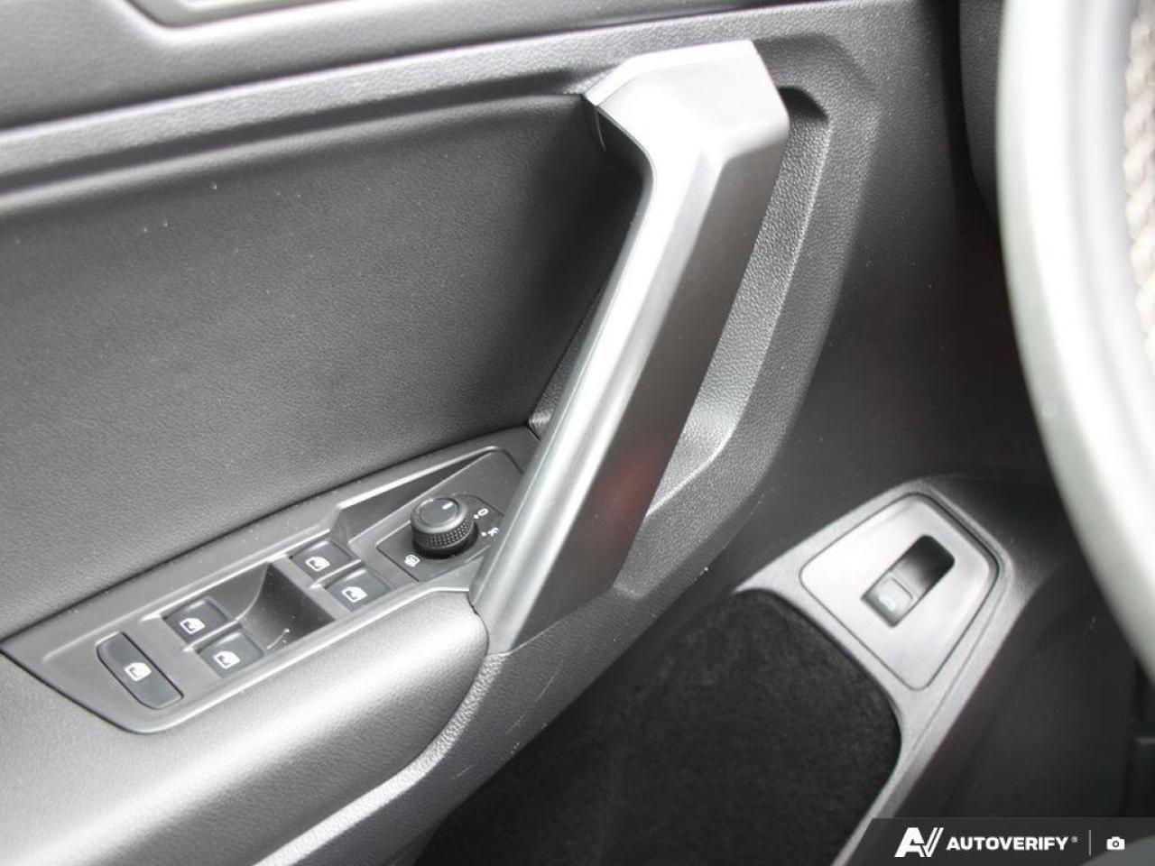 2021 Volkswagen Tiguan ComfortlineONE-OWNER, ACCIDENT-FREE, AWD, POWER TA Photo