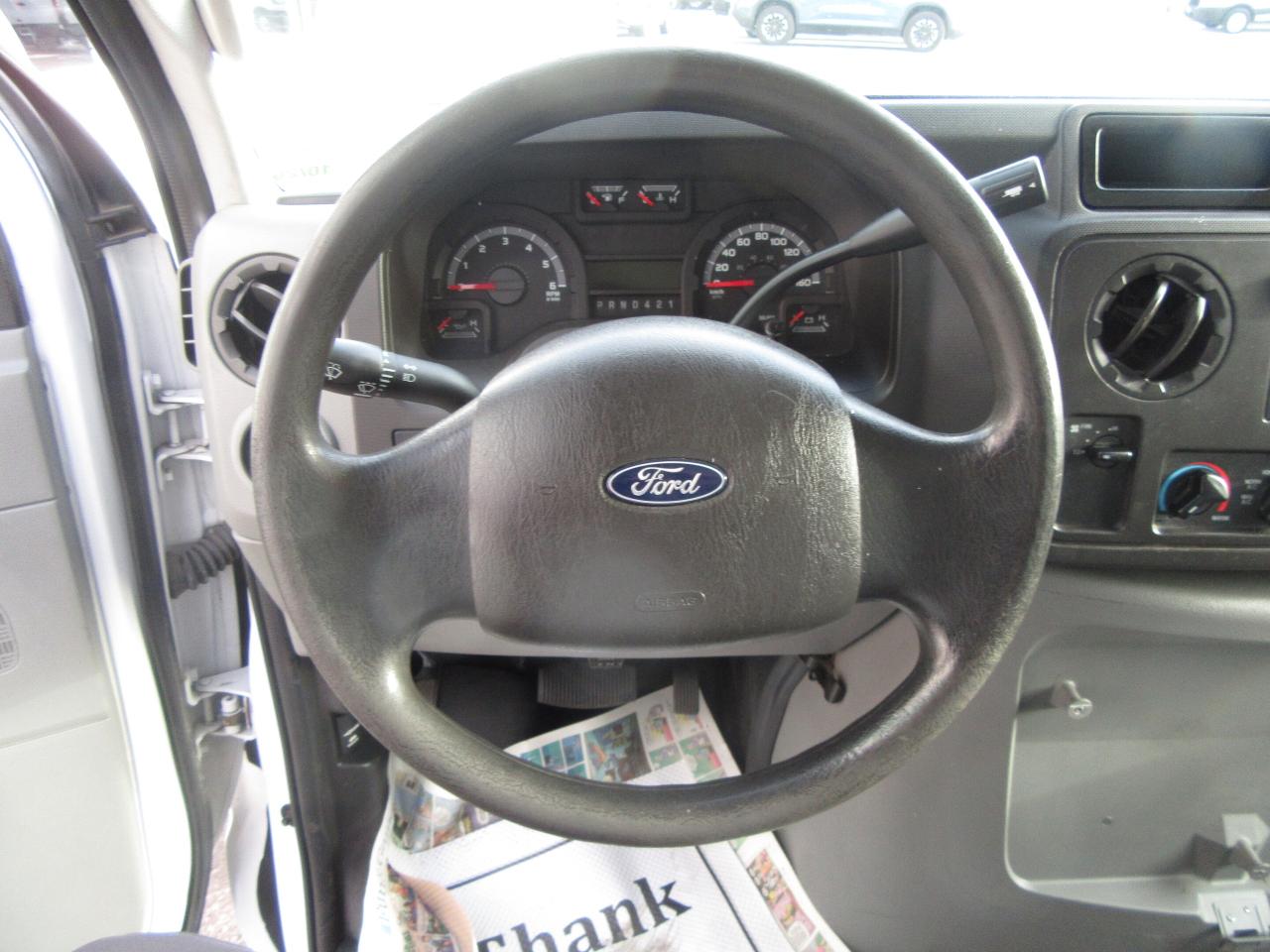 2018 Ford Super Duty E-450 DRW 18FT CUBE VAN BOX & POWER LIFTGATE & RAMP Photo