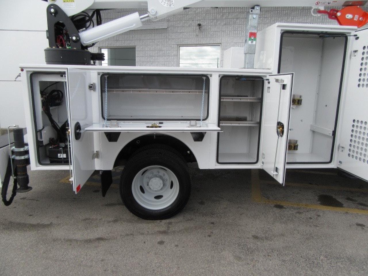 2020 Ford F-550 DIESEL CREW 4X4 NEW SERVICE/UTILITY BODY & CRANE Photo3