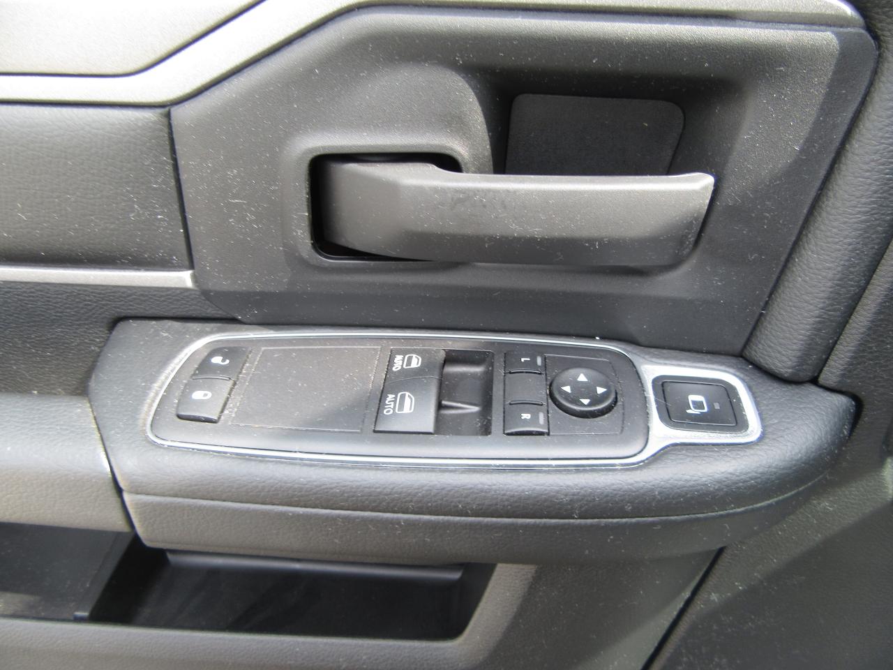 2024 RAM 5500 DIESEL REGULAR CAB WITH 16 FT WOOD FLAT DECK Photo