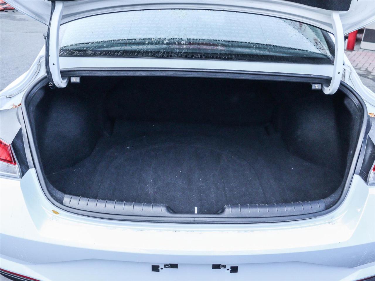 2023 Hyundai Elantra Preferred BLUETOOTH APPLE CARPLAY/ ANDROID AUTO Photo