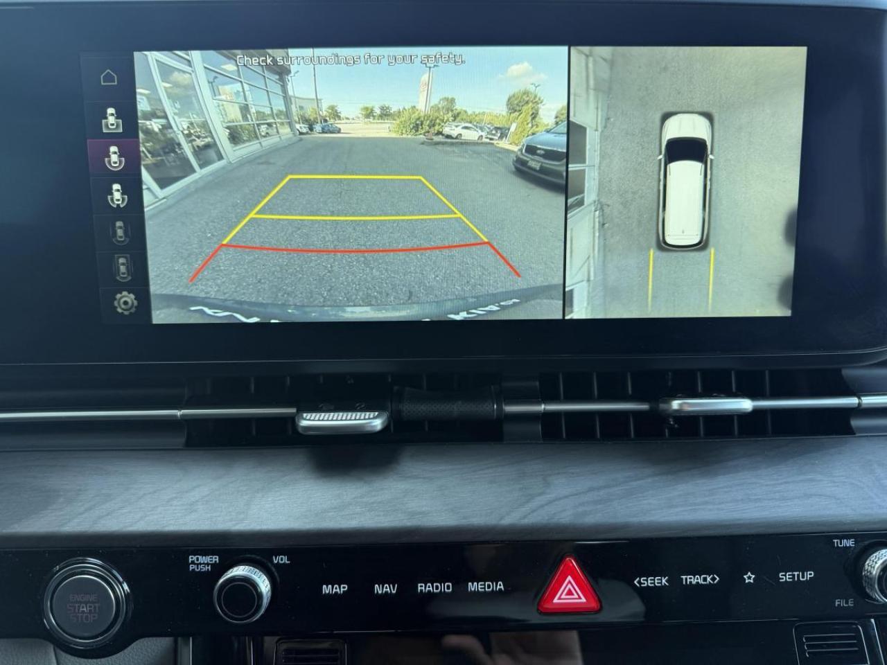 2023 Kia Carnival EX FWD Photo